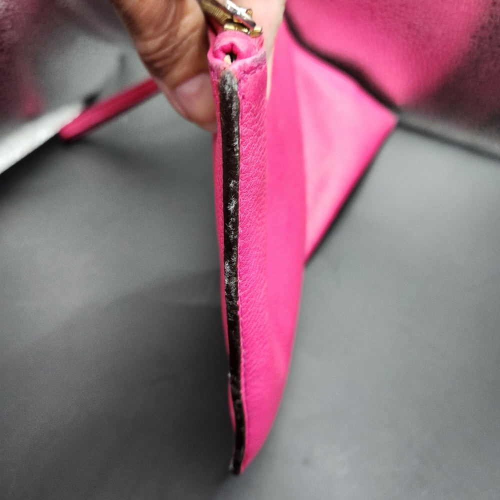 Michael  Kors Wristlet - Picture 4 of 6